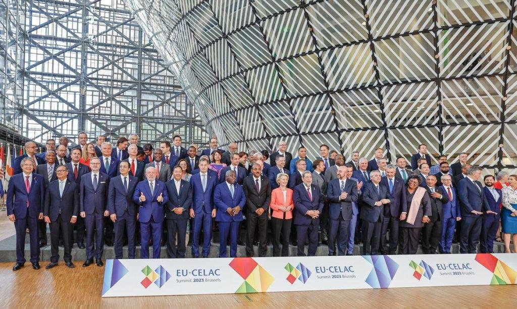 Países europeus prometem alcançar US$ 100 bilhões para financiar clima Países europeus prometem alcançar US$ 100 bilhões para financiar clima