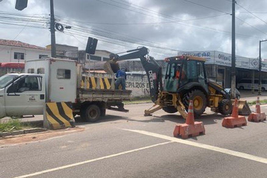 Obras de viaduto na BR-230 terão bloqueio com barreira de concreto após o semáforo da Empasa, no bairro do Cristo