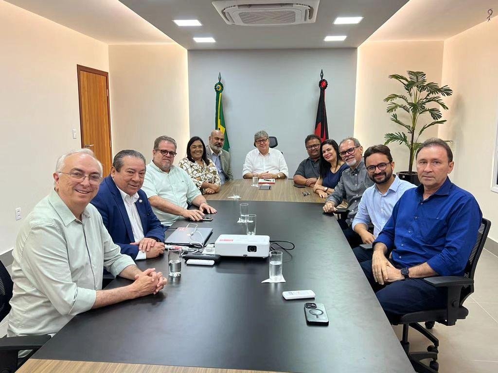 PT, PCdoB e PV se reúnem com João Azevêdo e defendem ‘união contra a direita conservadora’ para eleições de 2024