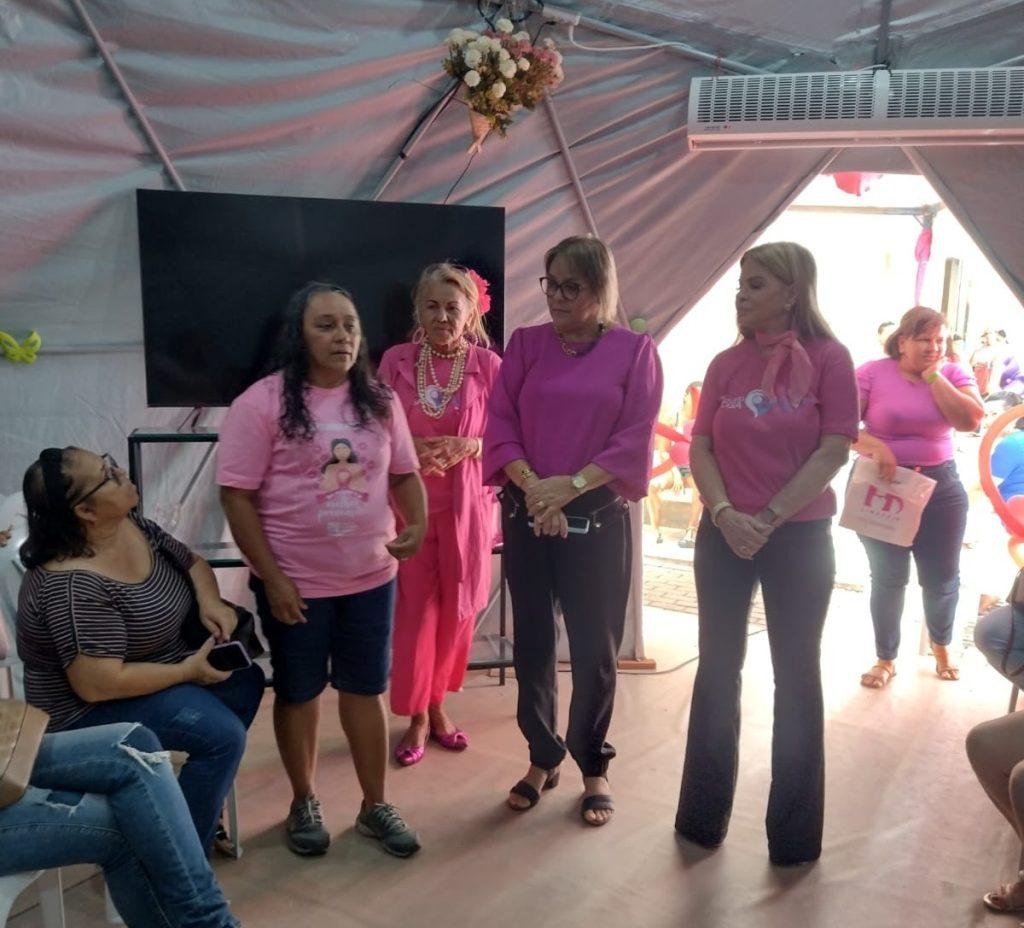 Primeira-dama do Estado visita CEDC e ressalta importância da campanha de prevenção do câncer de mama