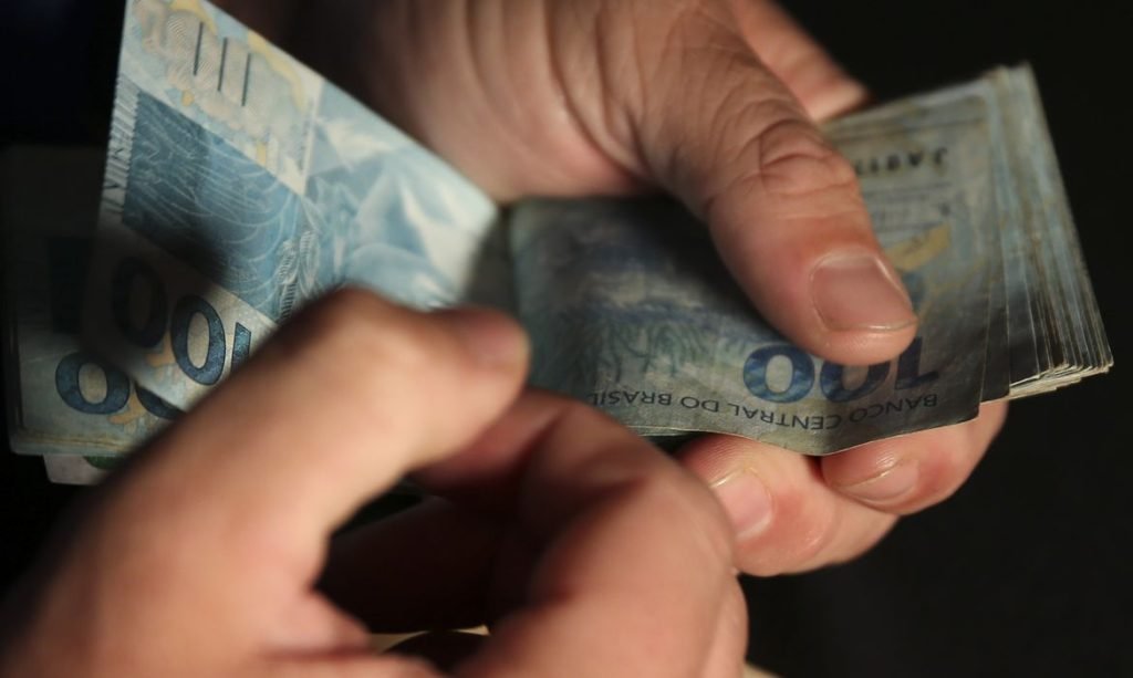 Aposentados e pensionistas vão começar a receber na próxima quarta-feira