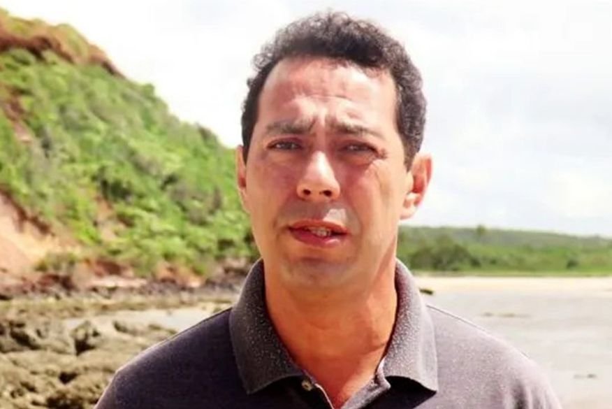 Prefeito de Lucena apresenta atestado médico e sessão para analisar cassação é adiada