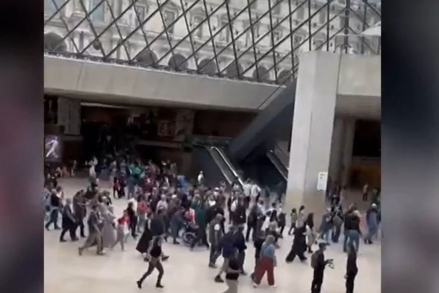 Ameaça de bomba no Louvre e em Versalhes, protestos e ataque com faca: França vive tensões durante crise em Gaza