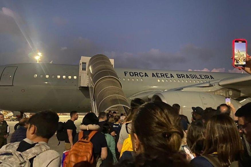 Duas das três paraibanas que estavam em Israel embarcam em voo da FAB que chegará ao Brasil amanhã