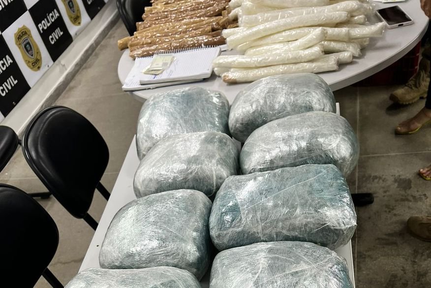 Polícia da Paraíba prende quadrilha de narcotraficantes com drogas, explosivos e armas