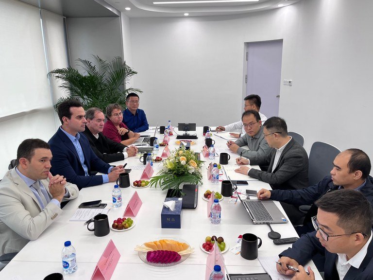 Vice-governador da PB busca cooperação com empresa chinesa para ampliar o acesso a medicamentos contra câncer