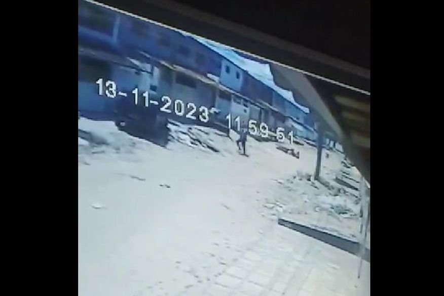 Policial militar é ferido com tiro no peito quando chegava perto de casa, em João Pessoa; bandidos fugiram