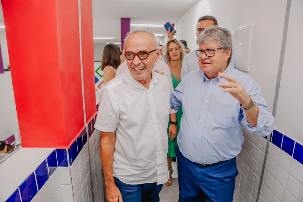 Cícero minimiza importância de encontro entre membros do PT e do PSB e garante que união com João segue firme