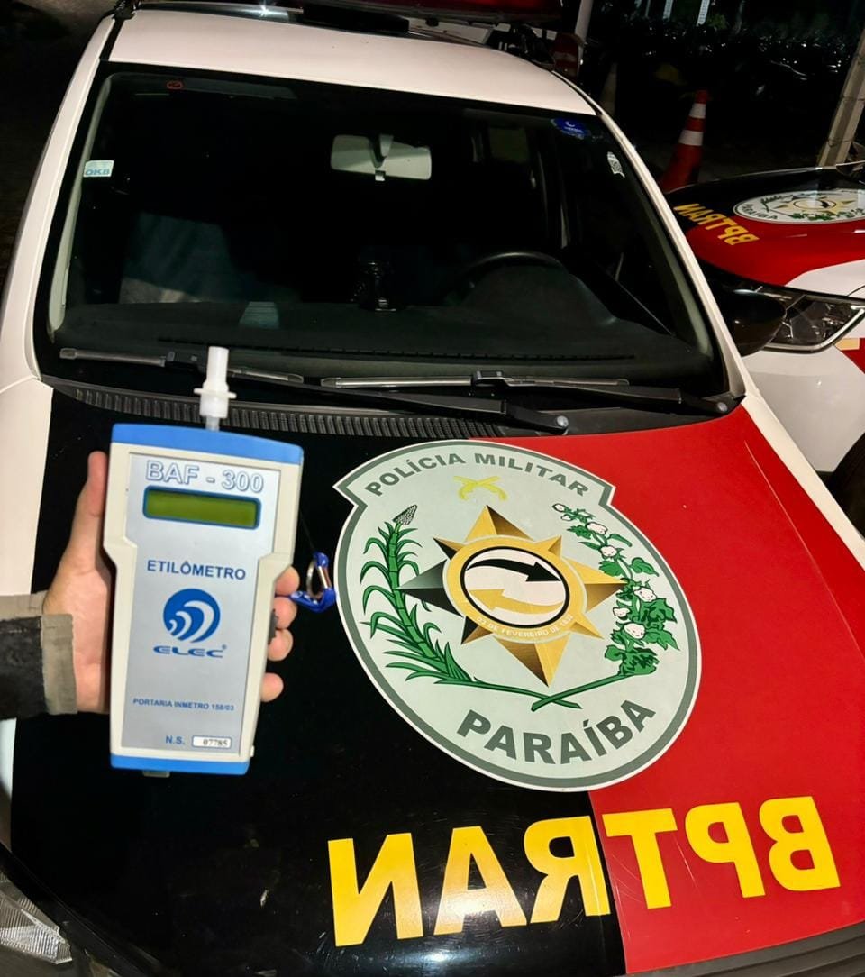 PM autua quase 50 motoristas por embriaguez ao volante no final de semana