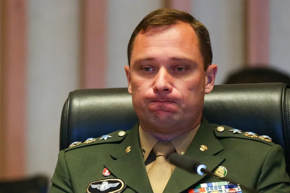 Mauro Cid é preso após prestar depoimento ao STF sobre vazamento de áudios