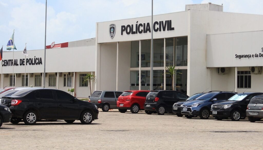 Policial suspeito de matar professor em porta de escola, em João Pessoa, alega problemas mentais e diz não lembrar do crime