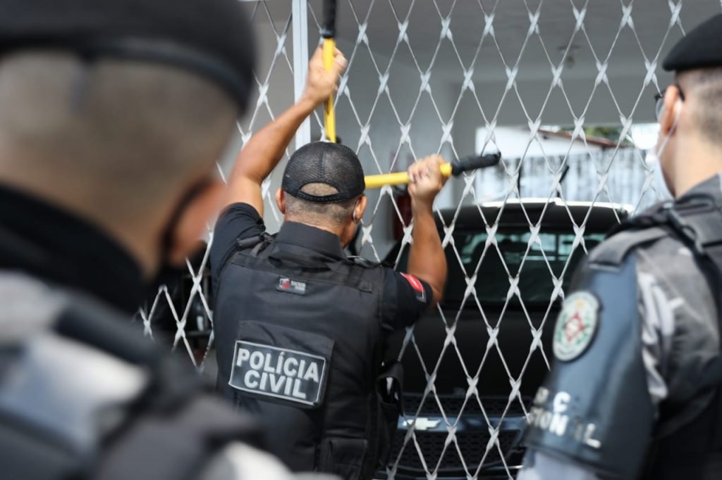 Suspeitos de aplicar golpes em prefeitos da Paraíba são alvos de operação policial