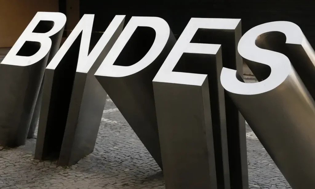 BNDES abre concurso em 2024 para 150 vagas de nível superior; saiba como se inscrever
