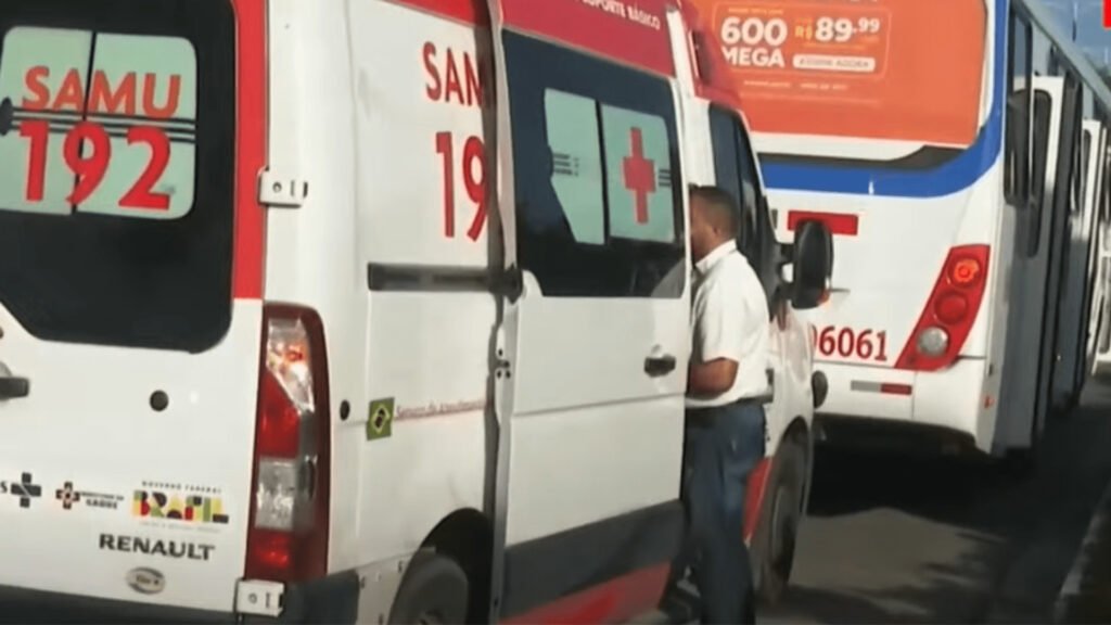 Colisão entre ônibus e moto deixa homem ferido na Perimetral Sul em João Pessoa