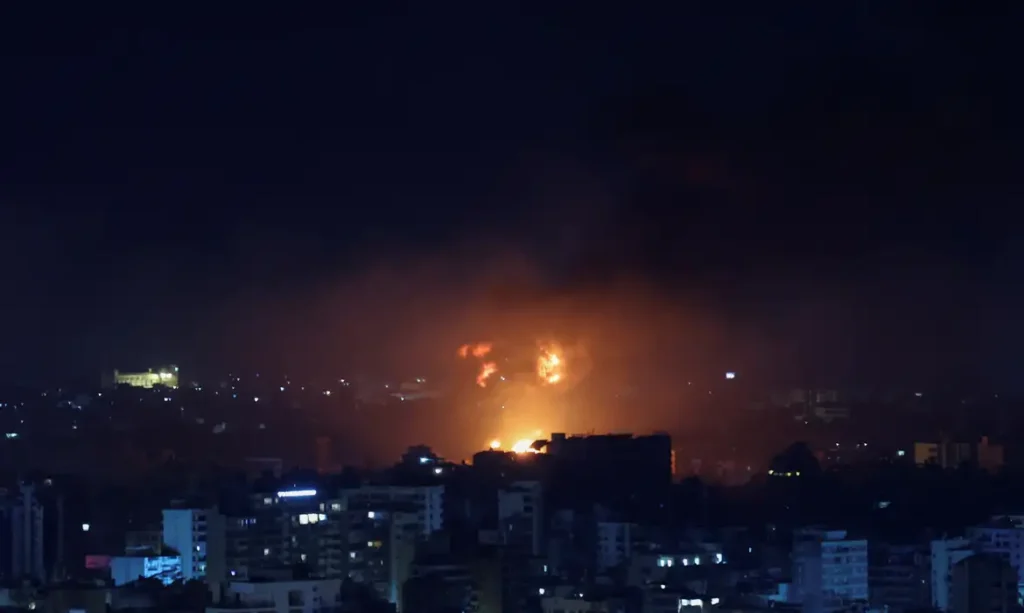 Ataque israelense atinge centro de Beirute, diz fonte de segurança Ataque israelense atinge centro de Beirute, diz fonte de segurança