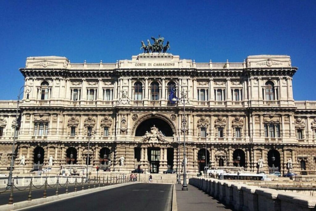 Itália ressuscita lei de Mussolini para reprovar alunos por má conduta Itália ressuscita lei de Mussolini para reprovar alunos por má conduta
