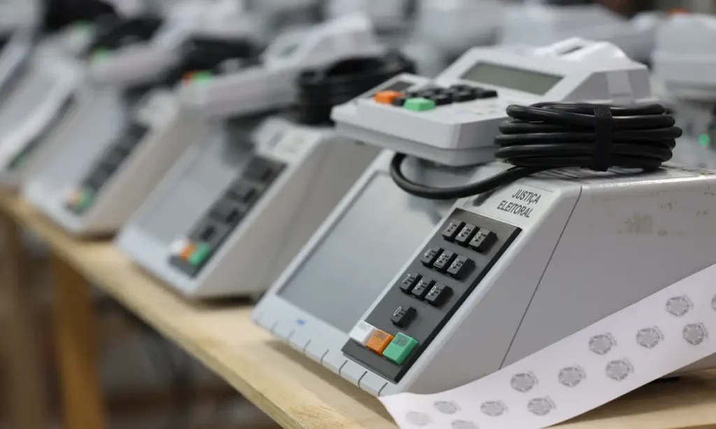 Oito em 10 prefeitos que tentaram reeleição conquistaram novo mandato Oito em 10 prefeitos que tentaram reeleição conquistaram novo mandato