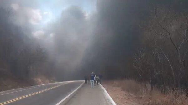 Caminhão de combustível explode e deixa BR-230 interditada
