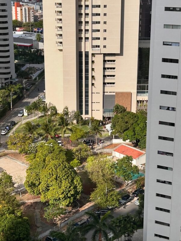 Duas mulheres morrem após queda de prédio no Altiplano, em João Pessoa