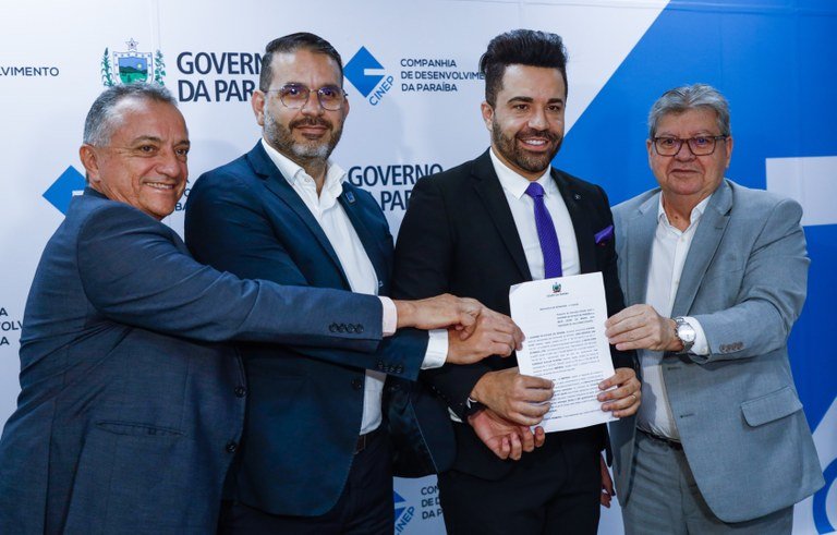 Gigante do setor automotivo nacional assina protocolo para construção no Conde e pretende empregar até 400 pessoas
