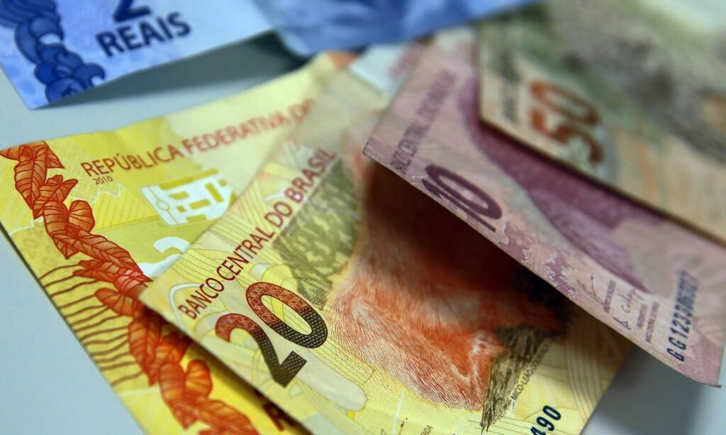 Congresso aprova regras para o Orçamento de 2025 com salário mínimo em R$ 1.502