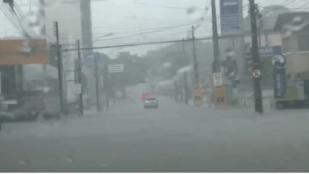 Inmet alerta para chuvas em grande parte do país