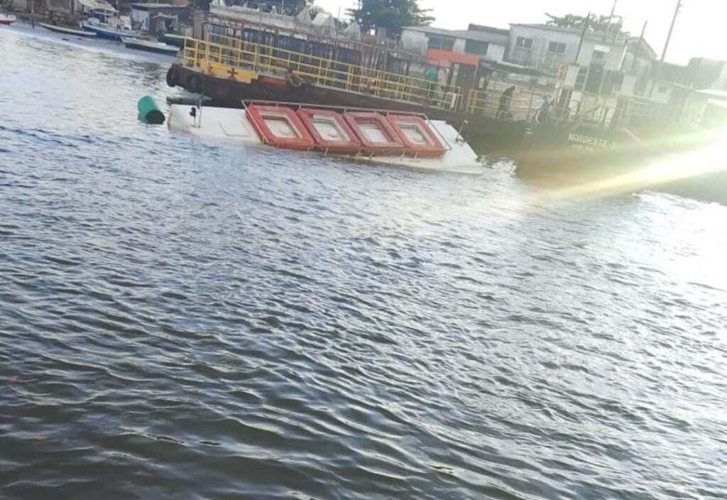 Marinha instaura inquérito para investigar naufrágio de ‘ônibus-lancha’ em Cabedelo