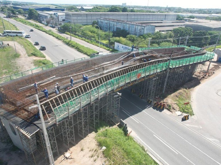 Içamento das vigas do viaduto no Bairro das Indústrias muda trânsito na região nesta quinta Içamento das vigas do viaduto no Bairro das Indústrias muda trânsito na região nesta quinta