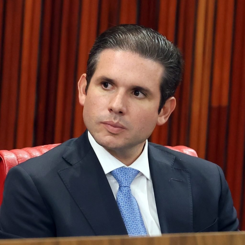 Hugo Motta cogita disputar o Governo da Paraíba, aponta imprensa nacional