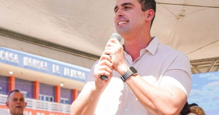 Lucas Ribeiro participa da inauguração do Ramal de Desterro e celebra chegada da água no Sertão do Pajeú