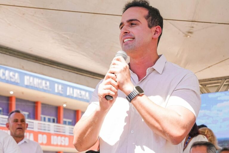 Lucas Ribeiro participa da inauguração do Ramal de Desterro e celebra chegada da água no Sertão do Pajeú