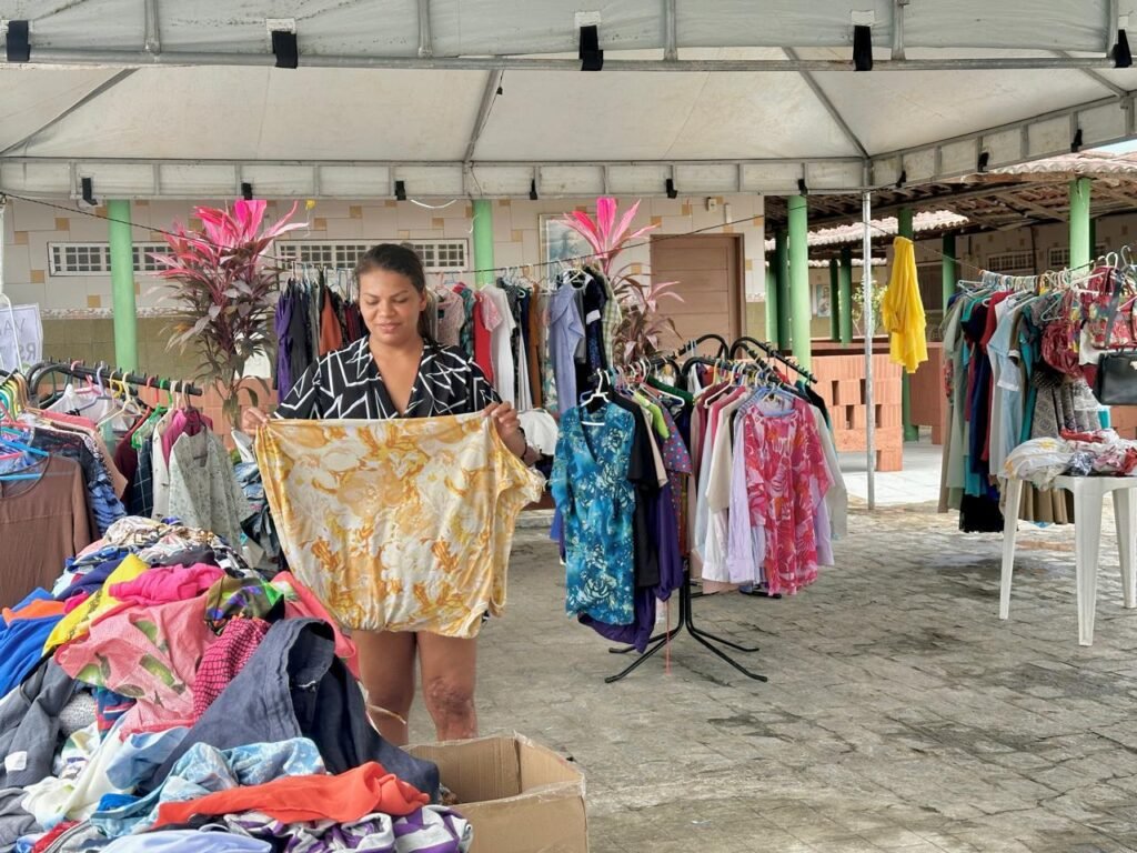 Lar de idosos realiza feirão com todas as peças de R$ 3 a R$ 7, neste sábado Lar de idosos realiza feirão com todas as peças de R$ 3 a R$ 7, neste sábado