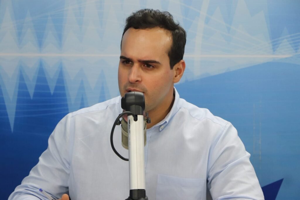 Tem gente aí que não tem pauta, que não tem o que tratar a não ser eleição. É o poder pelo poder”, diz Lucas Ribeiro