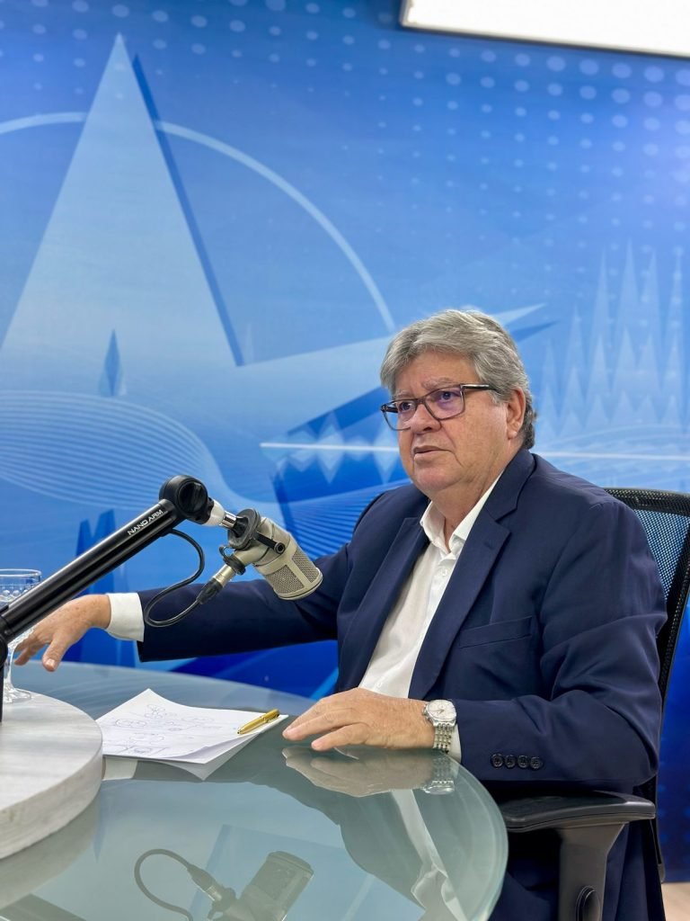 “Só um terremoto pode impedir minha candidatura ao Senado Federal”, diz João Azevêdo