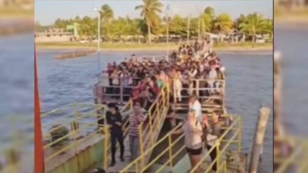 Caos: balsa entre Lucena e Cabedelo quebra e assusta populares;