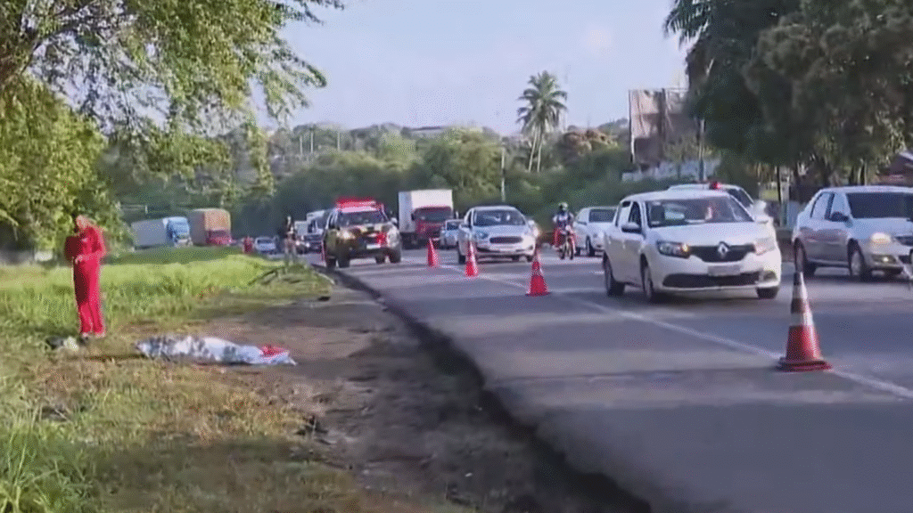 Pedreiro morre após ser atropelado por carro na BR-101, a caminho do trabalho na Capital