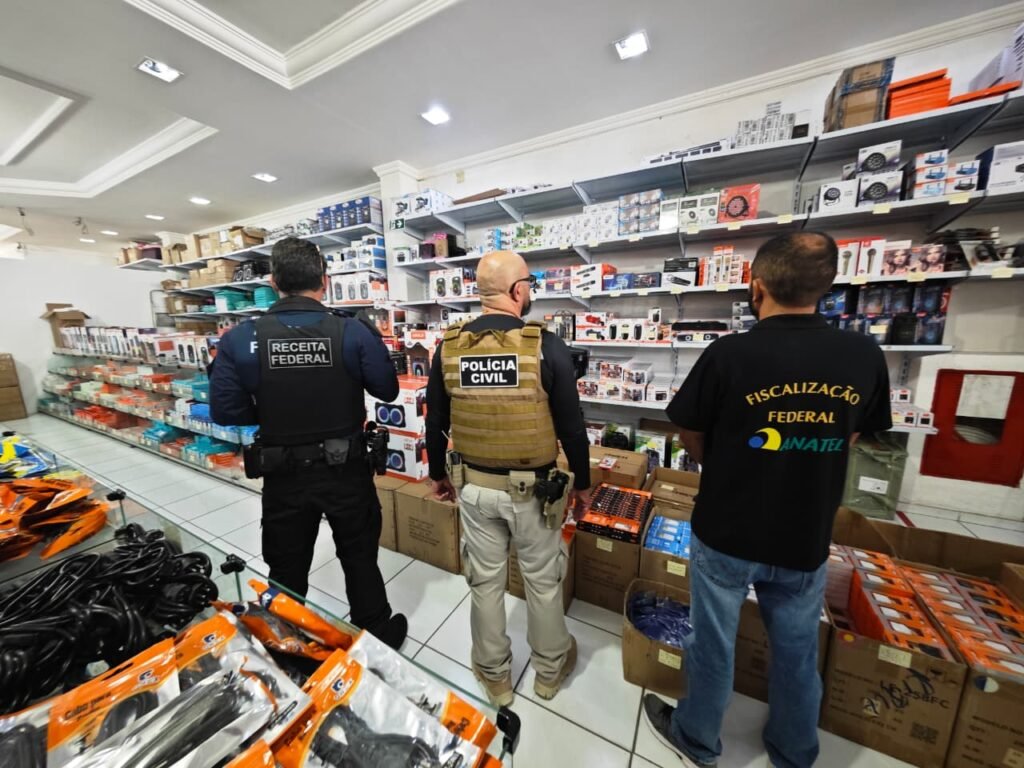 Polícia Civil apreende R$ 2 milhões em produtos falsificados em Campina Grande Polícia Civil apreende R$ 2 milhões em produtos falsificados em Campina Grande
