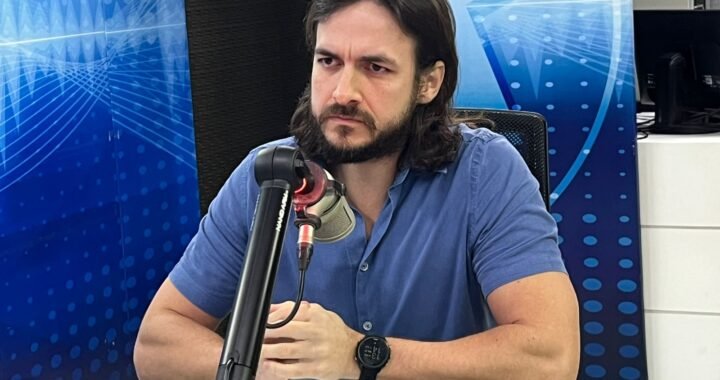 Pedro diz que nome continua à disposição, mas garante não ser problema para unidade da oposição Pedro diz que nome continua à disposição, mas garante não ser problema para unidade da oposição