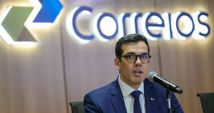 Correios preveem 15 mil demissões voluntárias e fechar mil agências