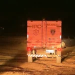 Mulher é morta com tiros de pistola e fuzil no Conde