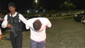 Juiz é assaltado e espancado enquanto caminhava na Orla de João Pessoa; dupla é presa