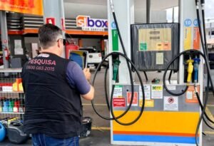 Preço da gasolina cai em 28 postos de João Pessoa, aponta Procon-JP