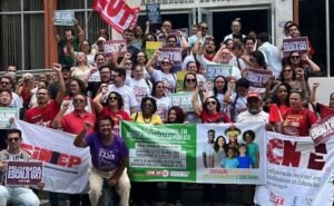 Trabalhadoras/es da educação paralisam as atividades e ocupam as ruas na Paraíba