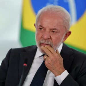 Marília Campos Resiste à Pressão do PT e Eloga Opositores em Minas Gerais