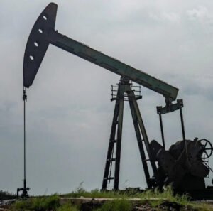 Petróleo em Queda: EUA e Irã Próximos de Acordo Histórico