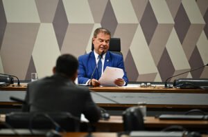 CRE monitora com atenção relações entre Brasil e EUA, diz Nelsinho Trad em nota