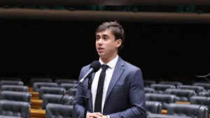 Desaparecimento de Conteúdo de Nikolas no Instagram Gera Controvérsia